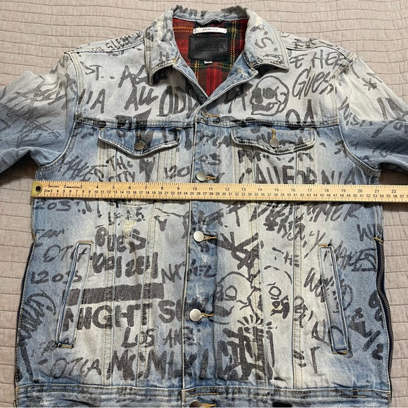 Guess Men's Graffiti Oversized Jean Jacket Size Small - Picture 4 of 14
